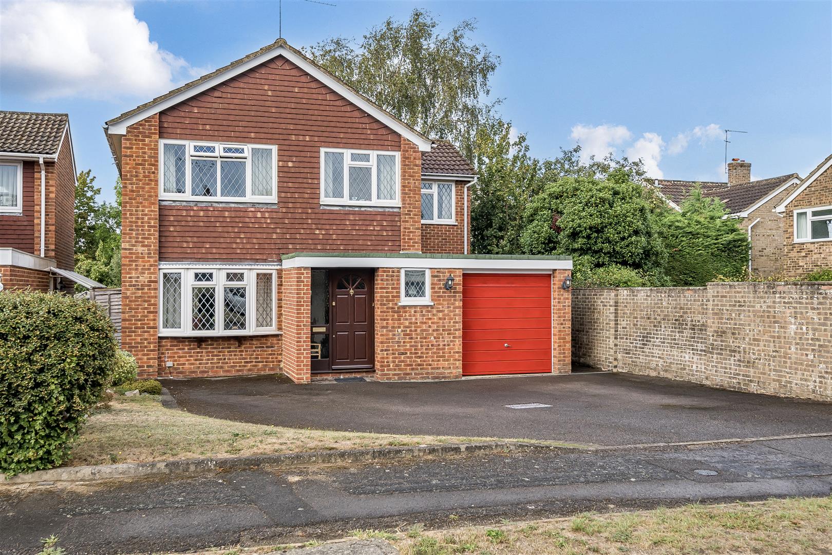 Bramling Avenue, Yateley